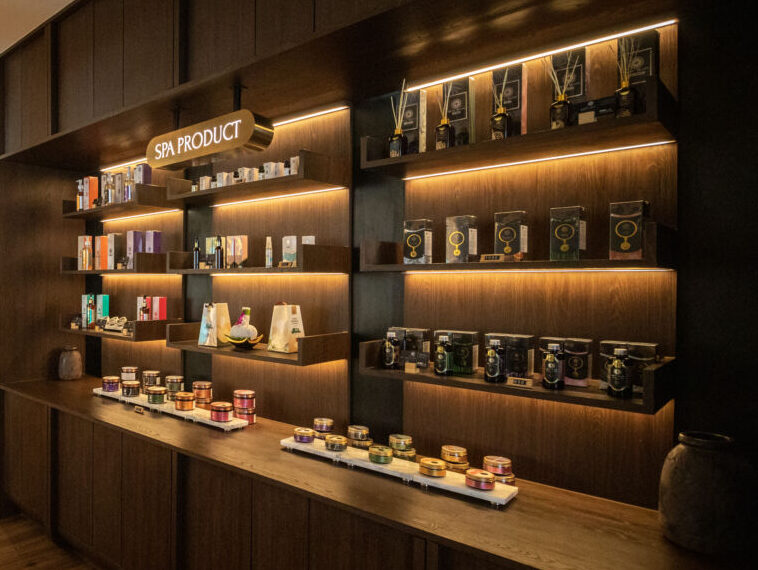 wanwaan makkha spa product shelf